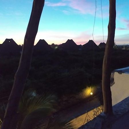 Twiga House Resort Piscina ☆☆☆☆☆ Pearl Beach Watamu Kültér fotó