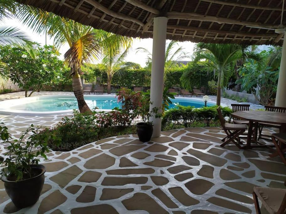 Twiga House Resort Piscina ☆☆☆☆☆ Pearl Beach Watamu Kültér fotó
