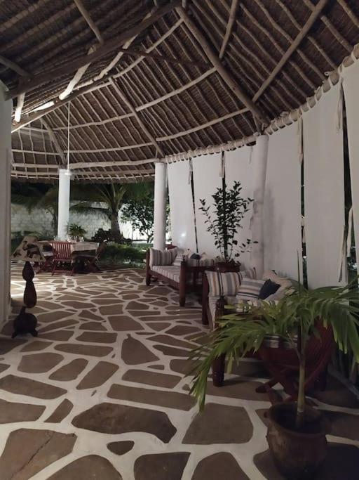 Twiga House Resort Piscina ☆☆☆☆☆ Pearl Beach Watamu Kültér fotó