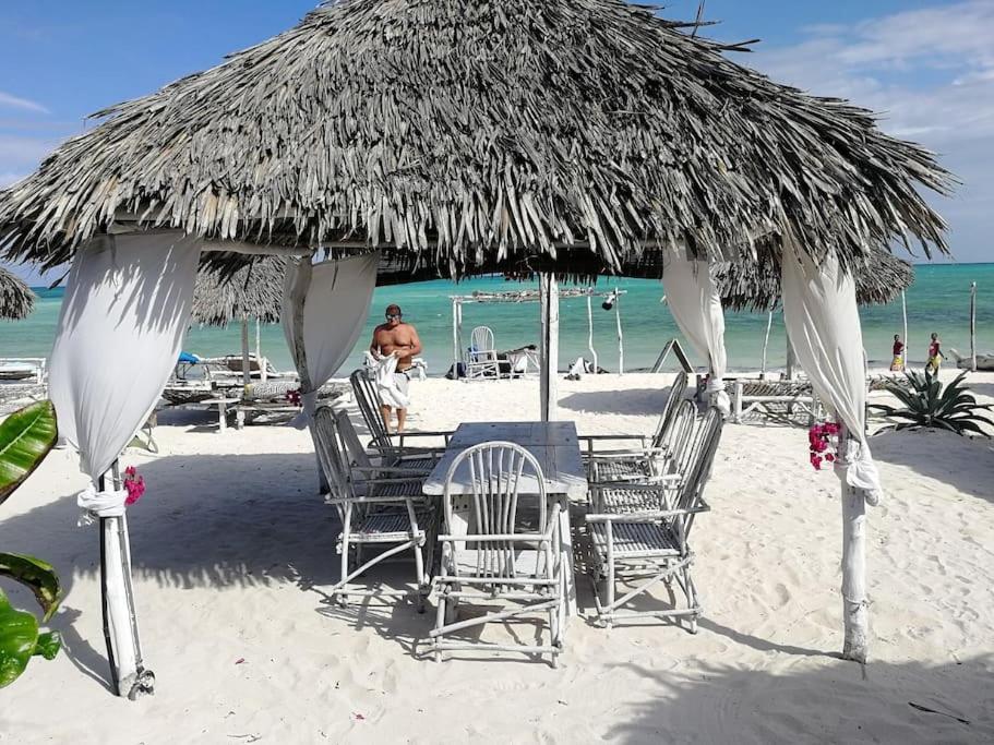Twiga House Resort Piscina ☆☆☆☆☆ Pearl Beach Watamu Kültér fotó