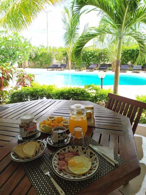 Twiga House Resort Piscina ☆☆☆☆☆ Pearl Beach Watamu Kültér fotó