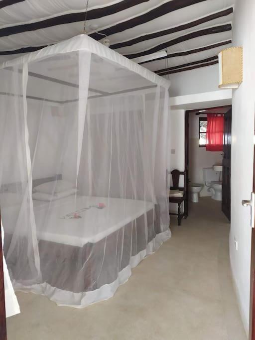 Twiga House Resort Piscina ☆☆☆☆☆ Pearl Beach Watamu Kültér fotó