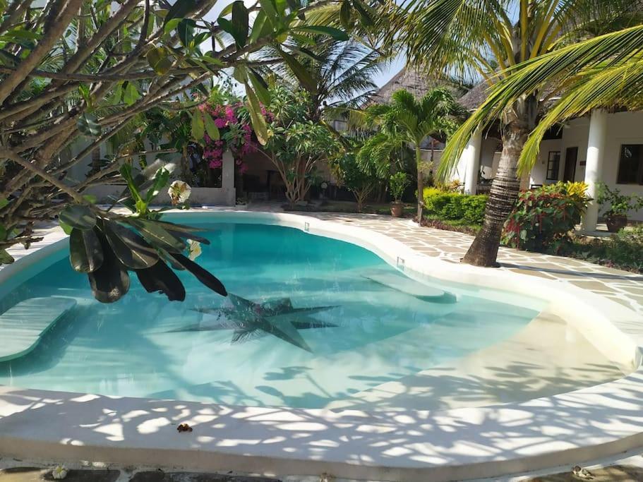 Twiga House Resort Piscina ☆☆☆☆☆ Pearl Beach Watamu Kültér fotó